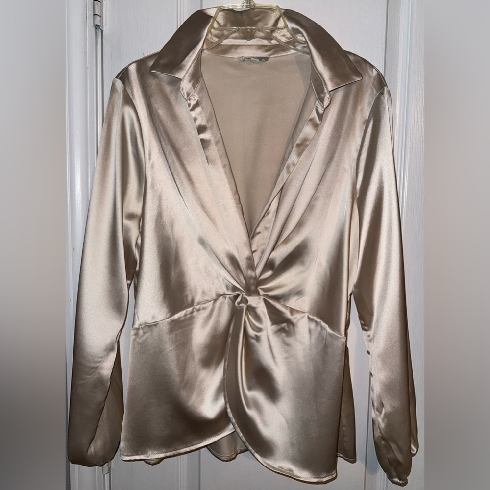 Pleione Champagne Satin Front Twist Peplum Blouse Size L - Picture 2 of 9